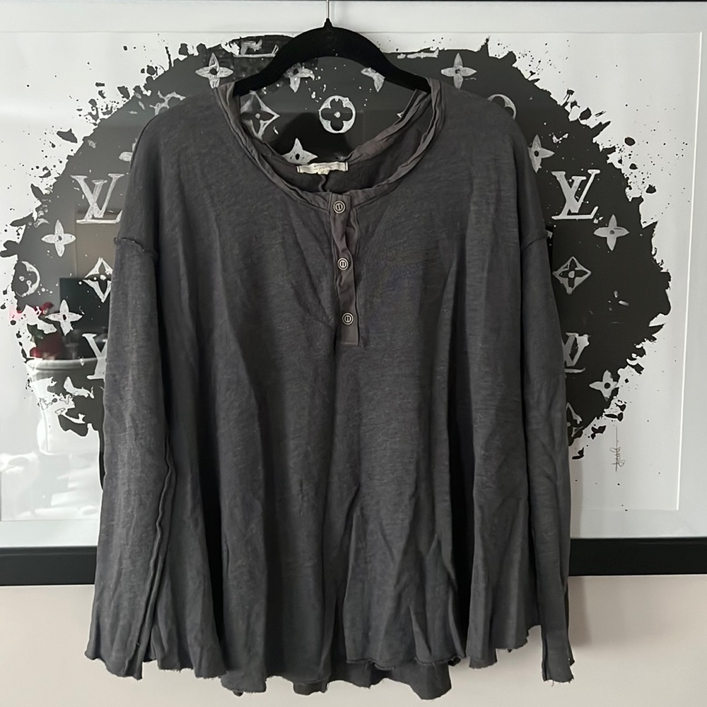 3-button cotton, flowy lounge long sleeve top